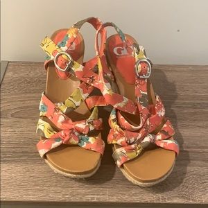Floral wedges